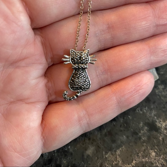 Cat pendant necklace - Picture 4 of 8